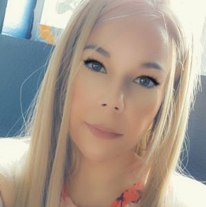 Meet your Posher, Kayona